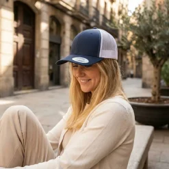 FLEXFIT 6606RT - Casquette style trucker en polyester recyclé