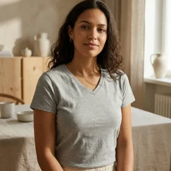 NEUTRAL O81005 - T-shirt Femme Col V Confort et Style